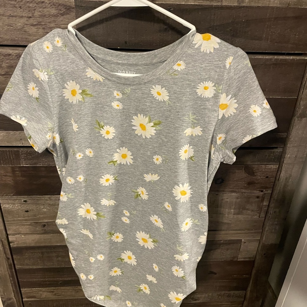 Old navy maternity top